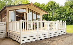 Pass The Keys The Lodge At Point House Farm - Sleeps Up To 6