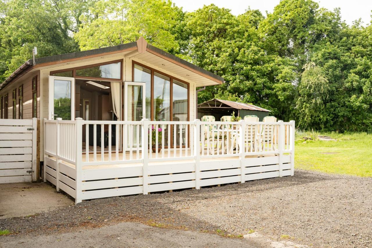 Pass The Keys The Lodge At Point House Farm - Sleeps Up To 6 Chester Exterior photo