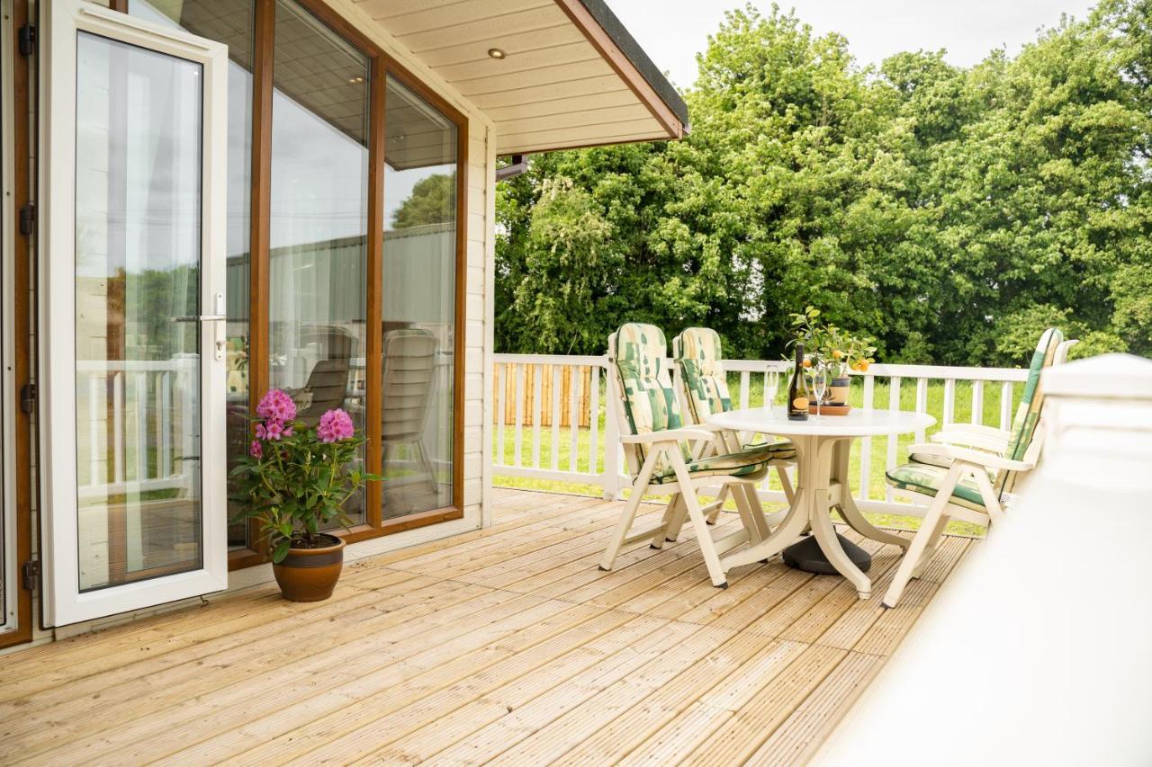 Pass The Keys The Lodge At Point House Farm - Sleeps Up To 6 Chester Exterior photo
